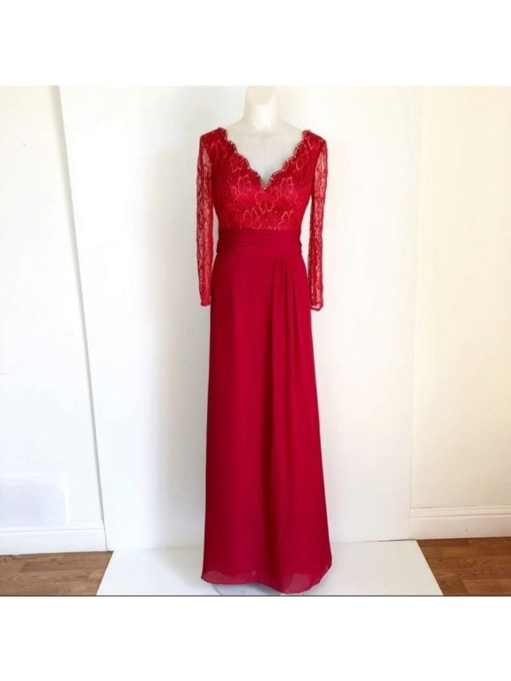 Carlyna V neck Beaded lace/Chiffon red Gown Long Dress size 4